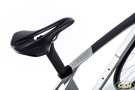 28" kolo APACHE Gila RS3 (54 cm) stříbrná