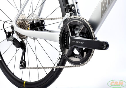 28" kolo APACHE Gila RS3 (54 cm) stříbrná
