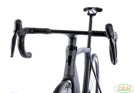 28" kolo APACHE Gila RS1 (54 cm) černá